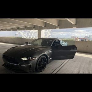 Meet your Posher, Carl